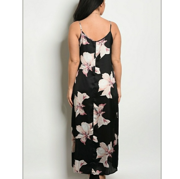 🎉HP💜 Plus size maxi dress - Picture 2 of 2